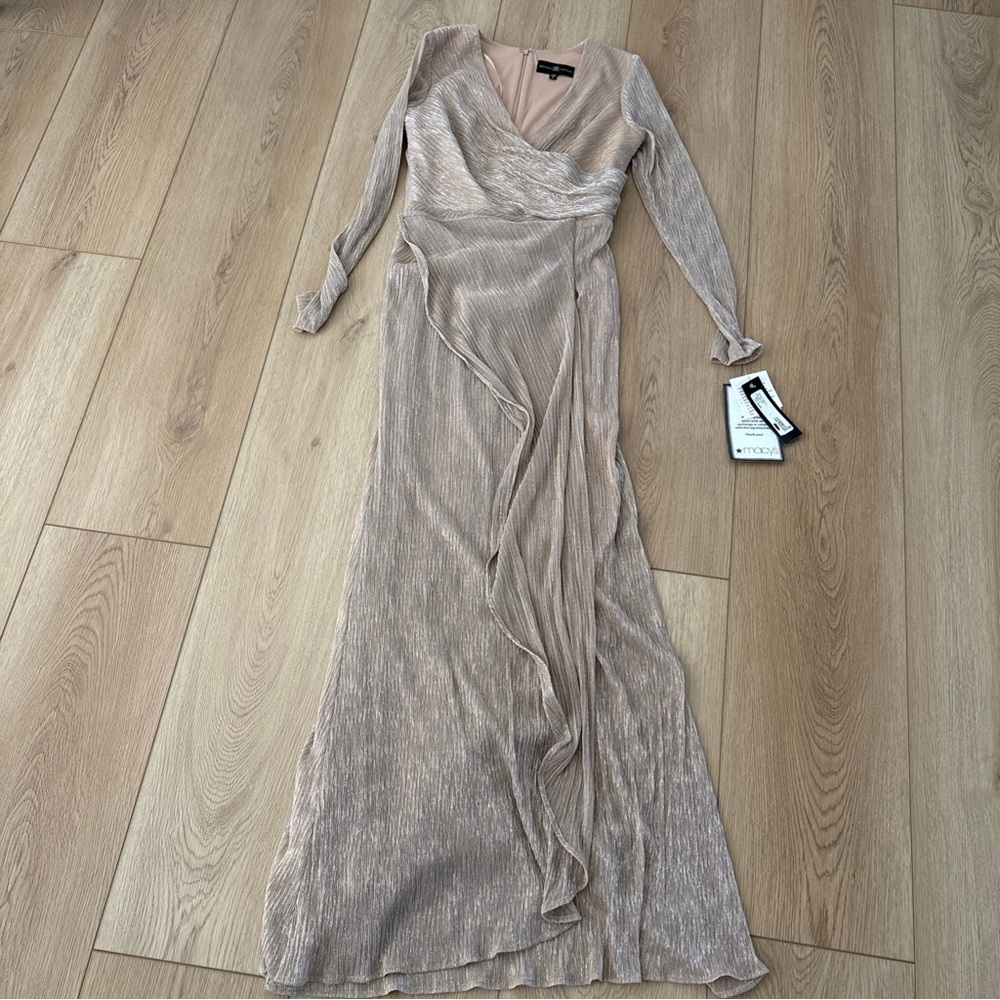 NWT Betsy & Adam Women's Metallic Ruffled Gown, Gold/silver, SIZE-8 - Picture 8 of 9